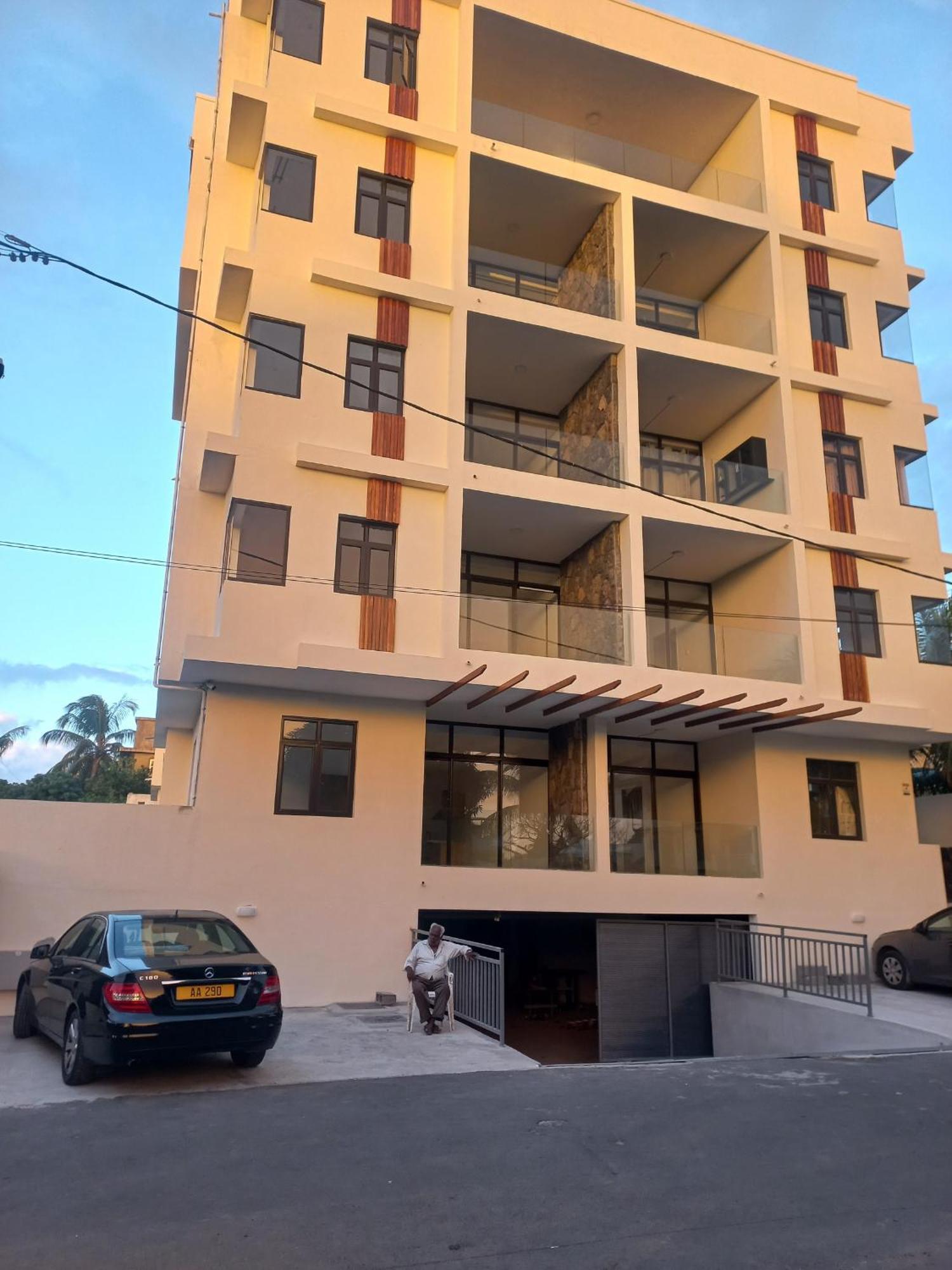 Kensington Square Luxury Apartment Flic en Flac Exterior photo